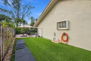 8928 Escondido Way E, Boca Raton, FL 33433 - Photo 41