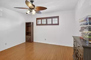 8921 S Hollybrook Blvd, Pembroke Pines, FL 33025 - Photo 7