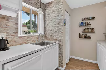 872 SW 9th Street Circle #101, Boca Raton, FL 33486 - Photo 7