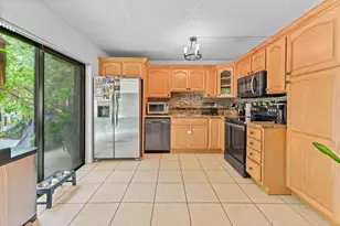 824 Springdale Cir, Palm Springs, FL 33461 - Photo 7