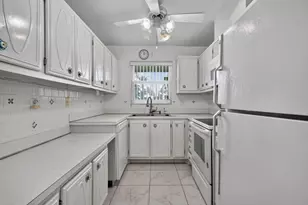 211 Country Ln, Boynton Beach, FL 33435 - Photo 13