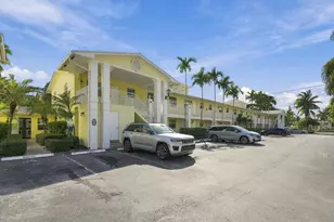 2660 NE 8th Ave, Wilton Manors, FL 33334 - Photo 1