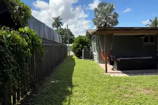 2430 Flamingo Ln, Fort Lauderdale, FL 33312 - Photo 25