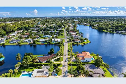 7438 Pine Tree Lane, West Palm Beach, FL 33406 - Photo 17