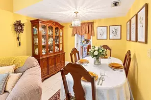 5846 Blueberry Ct, Lauderhill, FL 33313 - Photo 5