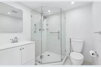 711 N Birch Road #204, Fort Lauderdale, FL 33304 - Photo 11