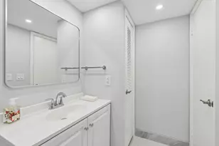 711 N Birch Rd, Fort Lauderdale, FL 33304 - Photo 13