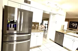 9927 Seacrest Cir, Boynton Beach, FL 33437 - Photo 3