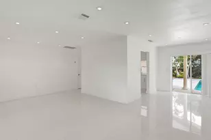 847 NW 7th St, Boca Raton, FL 33486 - Photo 9