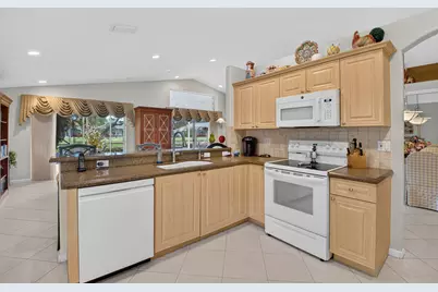 6552 Lucaya Avenue, Boynton Beach, FL 33437 - Photo 15