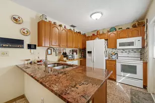 820 SW 12th Pl, Fort Lauderdale, FL 33315 - Photo 27