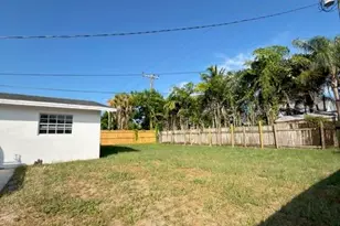 364 Garden Blvd, Palm Beach Gardens, FL 33410 - Photo 3