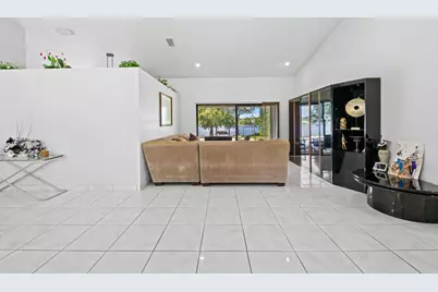 10125 SW 20th Street, Davie, FL 33324 - Photo 9