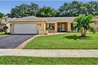 18076 107th Avenue S, Boca Raton, FL 33498 - Photo 1