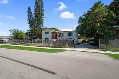 220 NW 42nd Street, Oakland Park, FL 33309 - Photo 3