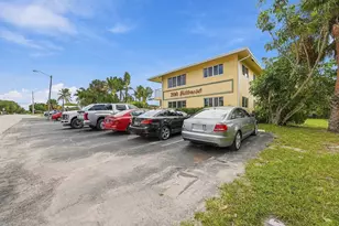 2190 SE 5th St, Pompano Beach, FL 33062 - Photo 1
