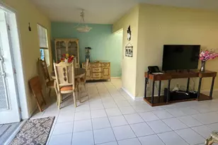 558 Durham T, Deerfield Beach, FL 33442 - Photo 3