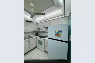 558 Durham T, Deerfield Beach, FL 33442 - Photo 5
