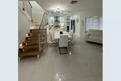 8811 W Sunrise Boulevard, Plantation, FL 33322 - Photo 7