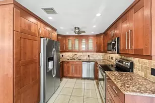 3033 Hythe B, Boca Raton, FL 33434 - Photo 3