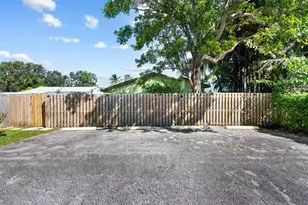 304 SW 16th Ct, Fort Lauderdale, FL 33315 - Photo 7