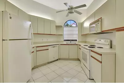 5195 Europa Drive #M, Boynton Beach, FL 33437 - Photo 9