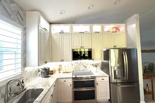 2310 Sapphire Cir, West Palm Beach, FL 33411 - Photo 7