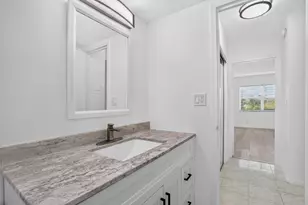 2555 NE 11th St, Fort Lauderdale, FL 33304 - Photo 13
