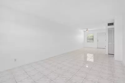 2555 NE 11th Street #404, Fort Lauderdale, FL 33304 - Photo 9