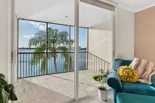110 Lake Emerald Dr, Oakland Park, FL 33309 - Photo 13