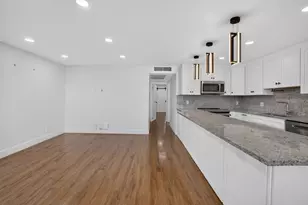 3005 Guildford A, Boca Raton, FL 33434 - Photo 3