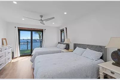 256 E 22nd Court, Riviera Beach, FL 33404 - Photo 11