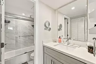 9420 Poinciana Pl, Davie, FL 33324 - Photo 17