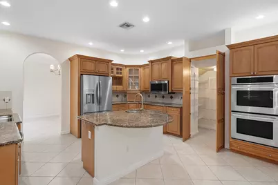 6395 Stonehurst Circle, Lake Worth, FL 33467 - Photo 11