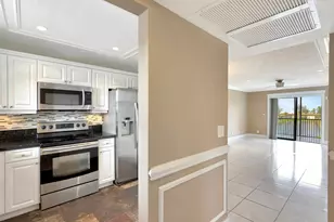 21909 Lake Forest Cir, Boca Raton, FL 33433 - Photo 3