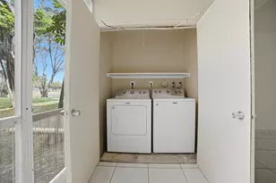 3121 NW 47th Ave, Lauderdale Lakes, FL 33319 - Photo 29