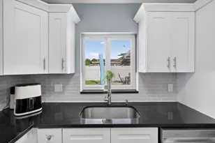 10145 Penzance Ln, Royal Palm Beach, FL 33411 - Photo 25