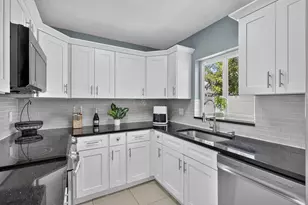 10145 Penzance Ln, Royal Palm Beach, FL 33411 - Photo 23