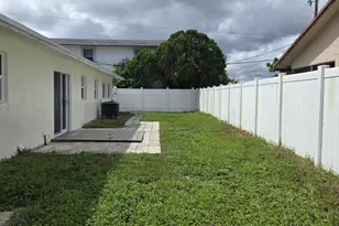 303 SW 33rd Terrace, Deerfield Beach, FL 33442 - Photo 11