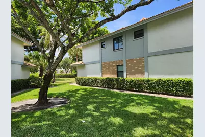 9885 Riverside Drive, Coral Springs, FL 33071 - Photo 13
