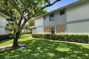 9885 Riverside Dr, Coral Springs, FL 33071 - Photo 13