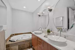 2631 NE 14th Ave, Wilton Manors, FL 33334 - Photo 9