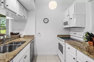 526 Club Dr, Palm Beach Gardens, FL 33418 - Photo 7