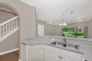 204 SW 120th Ave, Pembroke Pines, FL 33025 - Photo 13
