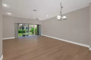204 SW 120th Ave, Pembroke Pines, FL 33025 - Photo 3