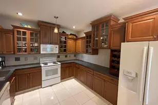 7911 Laina Ln, Boynton Beach, FL 33437 - Photo 5