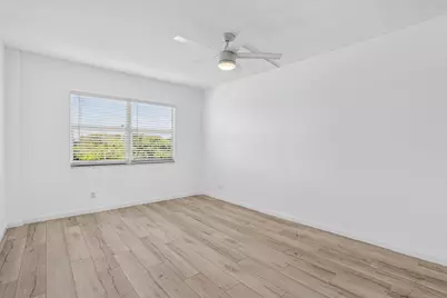 2555 NE 11th Street #404, Fort Lauderdale, FL 33304 - Photo 15