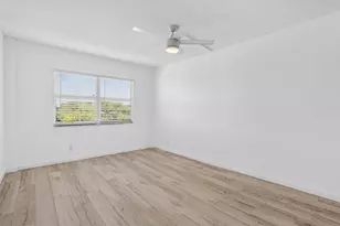 2555 NE 11th St, Fort Lauderdale, FL 33304 - Photo 15