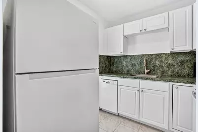 2555 NE 11th Street #404, Fort Lauderdale, FL 33304 - Photo 9