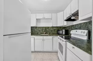 2555 NE 11th St, Fort Lauderdale, FL 33304 - Photo 7